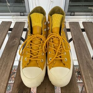 Converse Women's CTAS Lugged Winter Hi Goretex Size 8 (565005C) Yellow